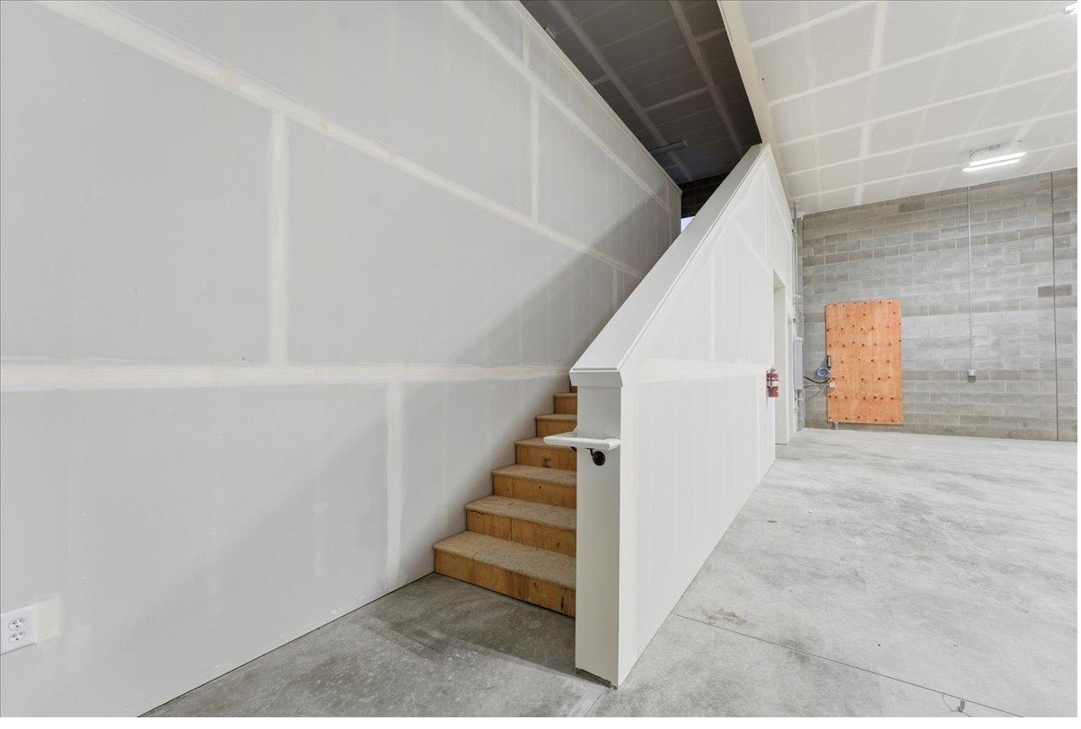 Mezzanine staircase access